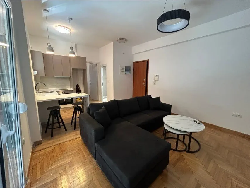 Living room · Photo 2/5